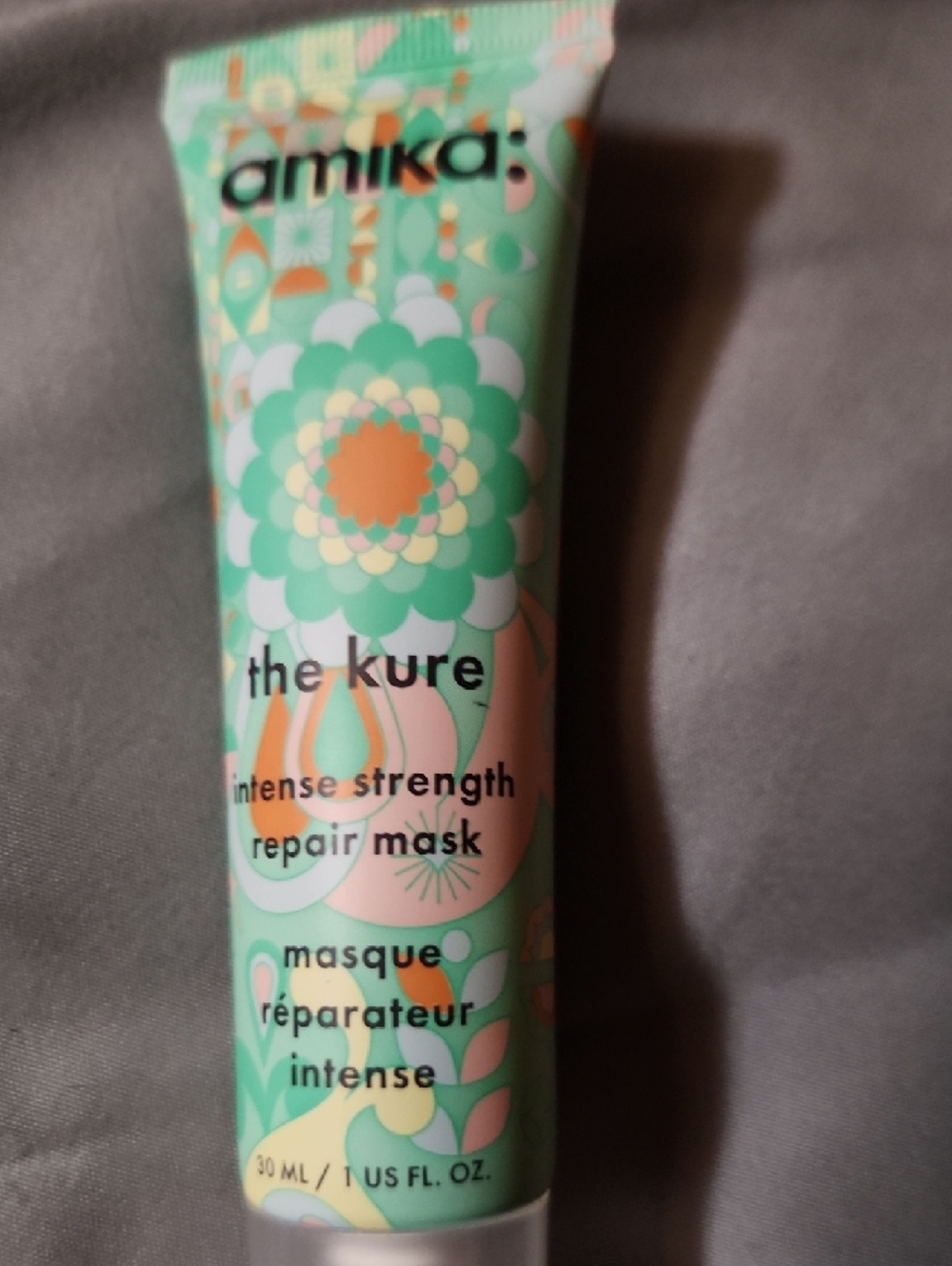 Beauty Bundle amika The Kure, Daisy Marc Jacobs Sample Size,  Hairclip - Picture 2 of 7